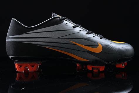 Nike mercurial superfly cr7 tf soccer shoes gold/black. kasut bola: Nike