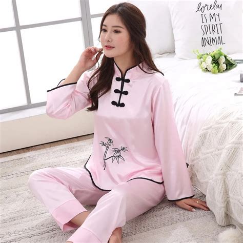 Sexy Pink Chinese Female Rayon Pajamas Set Novelty Embroidery Women Pyjamas Suit Causal Lounge