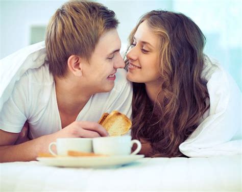 How To Master A Romantic Breakfast In Bed—without Ruining Your Sheets