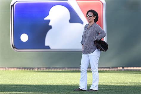 kim ng makes history as major league baseball s first female general manager