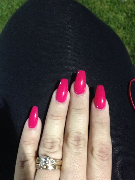 Long Coffin Hot Pink Nails - Nail and Manicure Trends Love the nail polish😝 uploaded by clvia kabura.