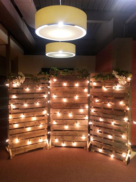 Photo Backdrop With Edison Lights Rustic Wedding Backdrops Pallet