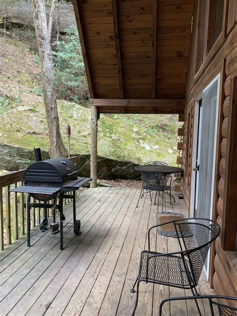 Secluded Cabin With A Private Waterfall At Spirit Lake Rogers