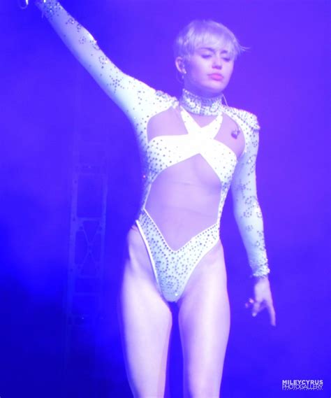 Miley Cyrus Performs At Bangerz Tour In Los Angeles Hawtcelebs