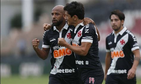 Com o antigo treinador, foram 13 pontos ganhos divididos em três vitórias, quatro empates e três derrotas. Jogos de Botafogo, Vasco e Fluminense mostram fugas ao ...