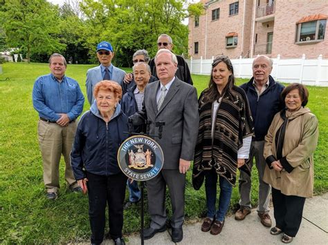Icymi Douglaston Residents Need 2m To Turn Lot Into Park Officials