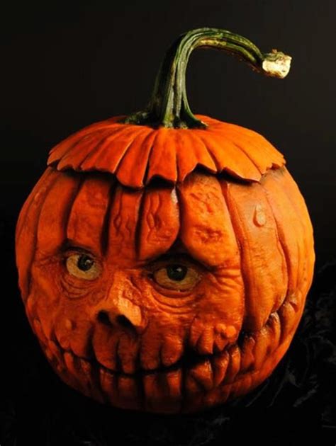25 Of The Most Impressive Pumpkin Carvings Youll See All Day