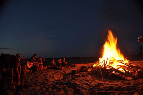 Camp Fire On The Beach Beach Fire Beach Beach Night