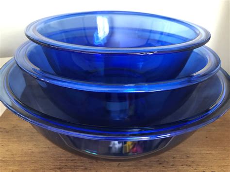 Pyrex Cobalt Blue Mixing Bowls 322 323 325 Set Of Three 3 Etsy