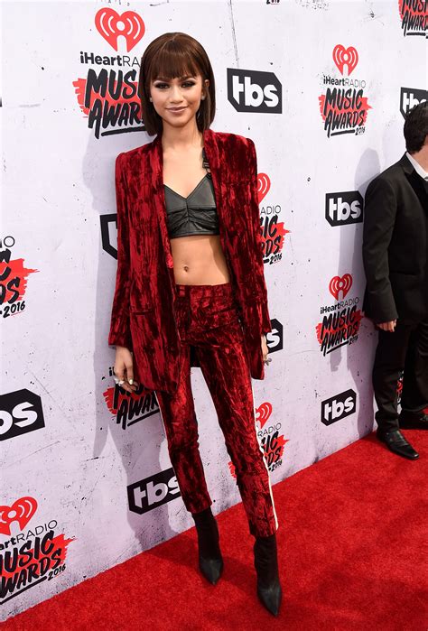 Iheart Radio Awards Best Dressed Best Outfits On Award Show Red