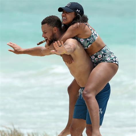 Shirtless Stephen Curry Hits The Beach With Wife Ayesha Photo 3918201