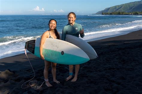 Surfing in Tahiti: Everything to Know About the Powerful Teahupoo (2023