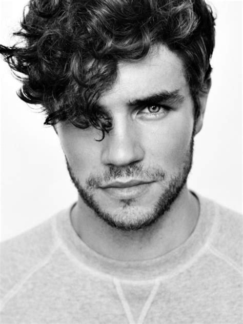 Hairstyles For Men With Curly Hair Men S Curly Hairstyles Curly Hair