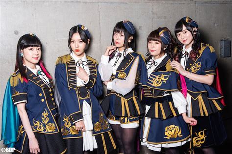 In addition to performing their characters' respective instruments in live concerts. Roselia×RAISE A SUILENによる『バンドリ!』技巧派バンド頂上決戦 合同ライブから感じた双方の ...