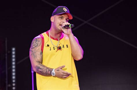 Pietro lombardi hat einen schlechten start mit seinem auto erwischt. Pietro Lombardi rührt seine Fans: DSDS-Star singt mit ...