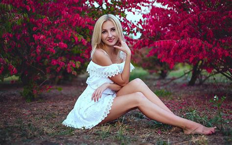 model posing blonde flowers dress model hd wallpaper peakpx