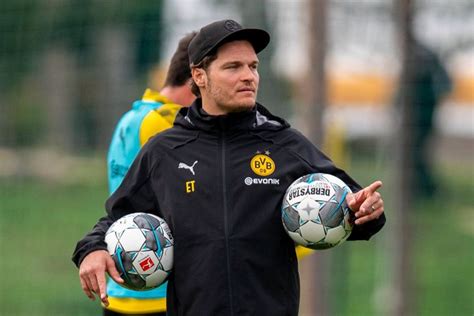 Edin terzic (l.) worked as an assistant to former croatia and karlsruher defender slaven bilic (r.) at it's an unbelievable situation, terzic said at the first press conference following his promotion in. Edin Terzic: Das ist der neue Trainer von Borussia ...
