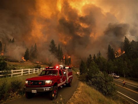 Huge Oregon Blaze Grows As Wildfires Burn Across Western Us Mpr News