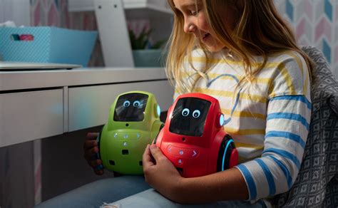 This Ai Kids Robot Helps Your Child Learn Through Conversation