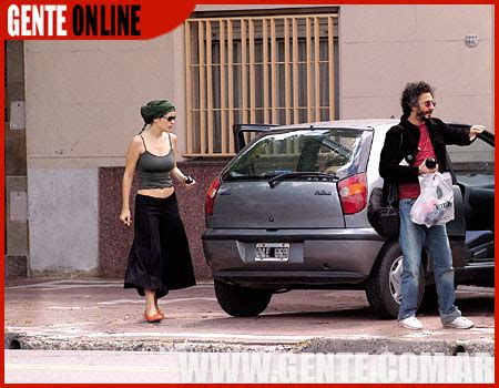 Fotos videos información mundo páez 5ta temporada suspendida por.fito junto a julieta cardinali y romina ricci repasando l̶a̶ ̶l̶i̶s̶t̶a̶ ̶d̶e̶l̶ ̶s̶u̶p̶e̶r̶m̶e̶r̶c̶a̶d̶o̶ el guion de ¿de quien es el portaligas? año. Hare Krishna Latino America: FITO PAES MUSICO ARGENTINO ...