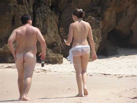 As Aventuras De Lizzie Na Praia De Nudismo Sexiz Pix