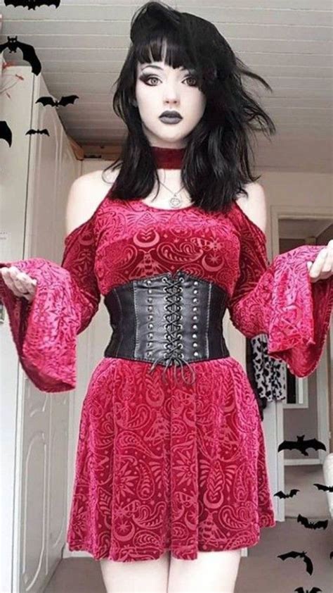 Pin By Tatnineteen On More Gothic Hot Goth Girls Gothic Outfits Gothic Fashion