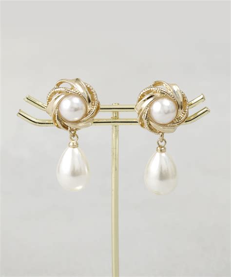 Hoa tai ngọc trai thả | 3COINS (ba đồng xu) dành cho nữ | PAL CLOSET (pal closet) - Trang web mua sắm thời trang trực tuyến chính thức của Pal group