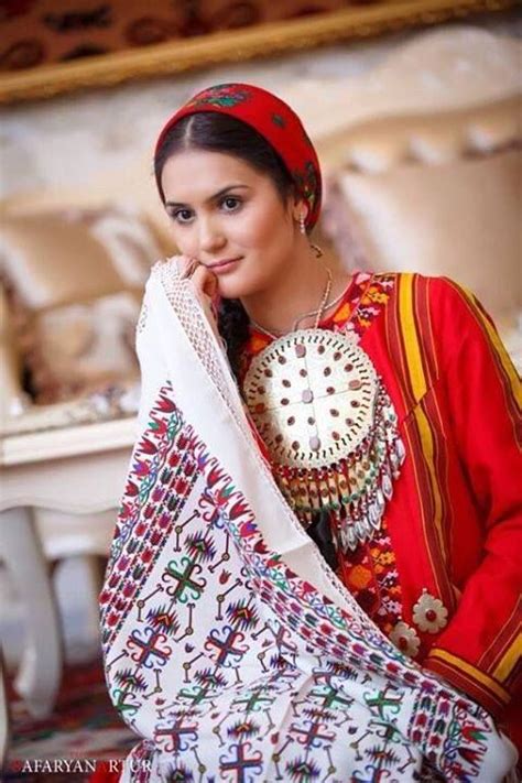 The Turkmen Girl T Rkmen Gyz Traditional Outfits Beautiful
