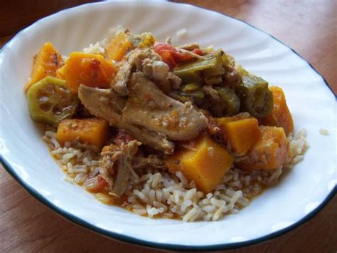 Reservei uma parte especial do texto de hoje para falar da muamba de galinha, prato angolano que tanto se parece conosco. Muamba De Galinha Angolan Chicken Stew) Recipe - Food.com