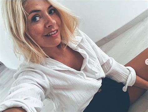 Holly Willoughby This Morning Host Sends Fans Wild As She Shows Off