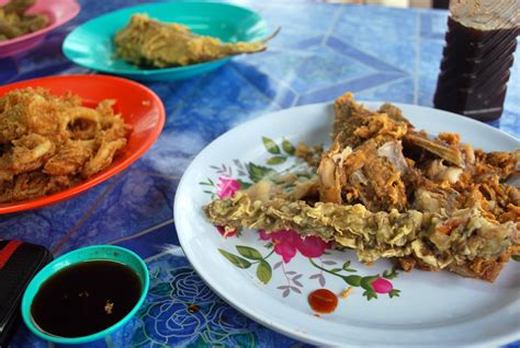 Cara buat tepung untuk sotong celup tepung orıgınal terengganu. Haji Hassan Guest House Kuala Terengganu: Sotong, Ketam ...