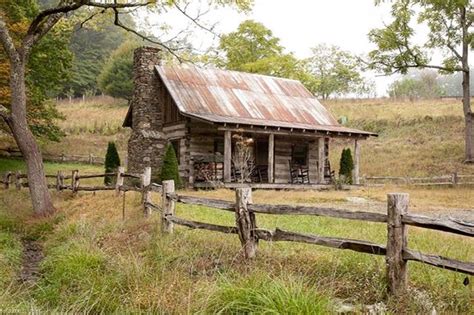 Pin By Archie Perkins On Rustic Cabin Cabins In The Woods Tiny Log