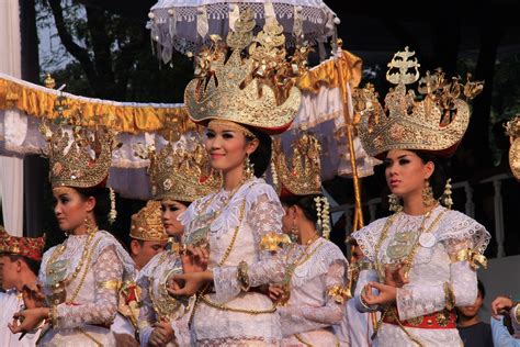 warna warni budaya  karnaval nusantara hut   ri situs budaya indonesia