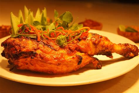 · haluskan semua bumbu halus dengan . Ramadhan recipe: Mandarin Oriental's ayam bakar Padang ...