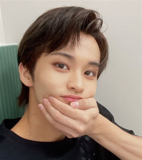 Luu ୧⍤⃝🐰 On Twitter Rt Ieemarkees Long Haired Mark Lee Is Everything