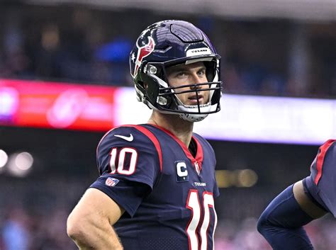 'Teams have interest' in trade for Houston Texans QB Davis Mills: 3