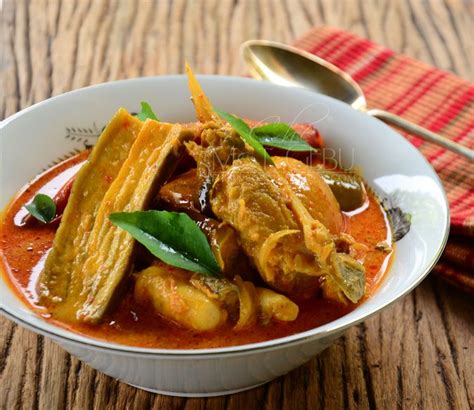 Sila lihat dibawah untuk resepi penuh: Resepi Ikan Talang Masin Masak Kari ~ Resep Masakan Khas