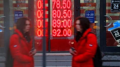 Russia Ukraine Russian Ruble Drops 30 Rush For Us Dollars After