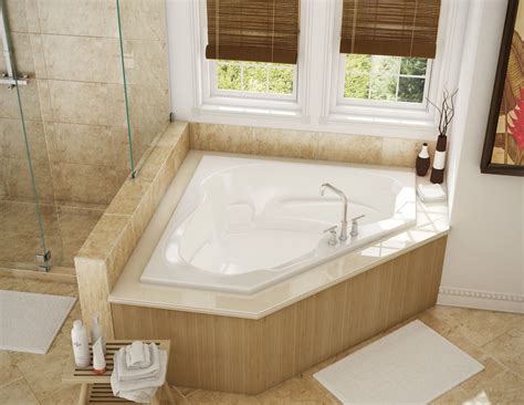 Smaller dimensions than other corner whirlpool tubs on our list (but as we said, this creates more space savings, ie: corner bathtub dimensions - Google Search | Soaker bathtub ...