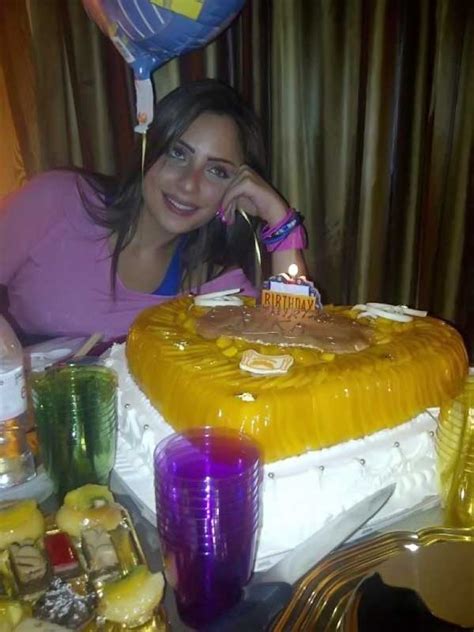 بالصور ريم البارودي تحتفل بعيد ميلادها مع صديقاتها