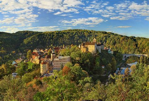 Tschechien gilt weltweit als das land mit der höchsten dichte an sehenswürdigkeiten, zu denen nicht nur gewaltige burgen und glanzvolle. Tschechien natur reiseziele | erlebe baumriesen ...