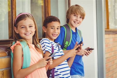Kids Ready For A Smartphone Keep Kids Connected And Safe With These