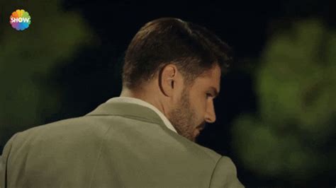 Tolgahan sayışman ve eşi almeda abazi, önceki gün kuruçeşme'de bulunan bir mekanda akşam yemeği yedi. Tolgahan Sayışman Television GIF by Show TV - Find & Share on GIPHY