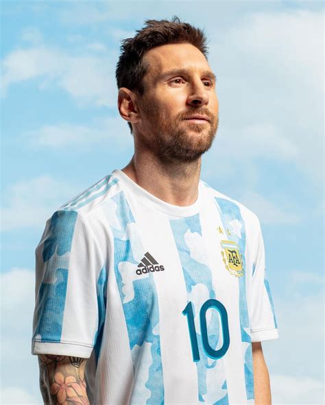 sportscenter on twitter leo messi compartió en instagram su foto con la nueva camiseta de la