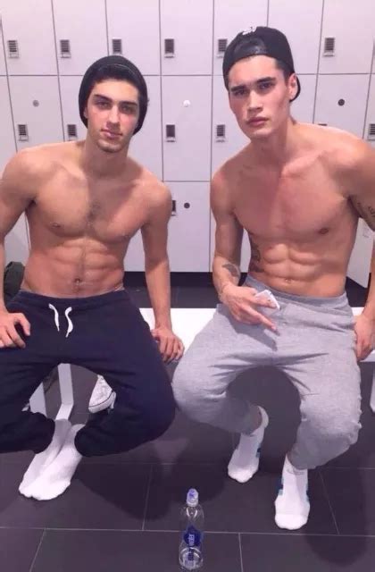 shirtless male athletic jocks ripped abs locker room duo shot photo 4x6 d82 4 29 picclick