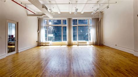 Daylight Studio For Rent Flatiron New York Ny Rent It On Splacer