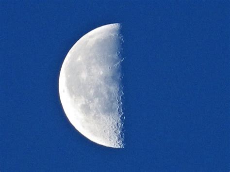 Last Quarter Moon Is July 24 25 Moon Phases Earthsky