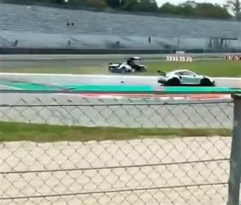 Incidente A Monza Tra Una Porsche Gt2 Rs E Una Pagani Huayra Bc Foto E