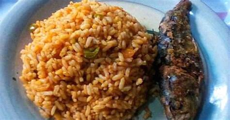 It is being prepared with different vegetables for example; How To Cook Jollof Rice With Carrot And Green Pie - Jollof Rice and Chicken - Immaculate Bites ...