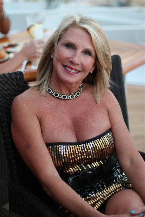 Pin By George Rice On I Love Older Women Sexy Older Women Sexy Mom